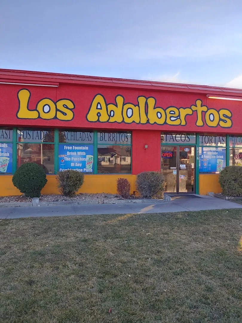 Los Adalbertos